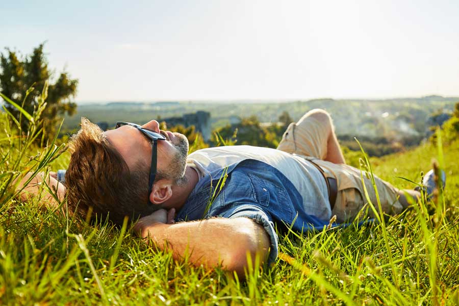 Man relaxing - Evolve Hypnotherapy Torbay